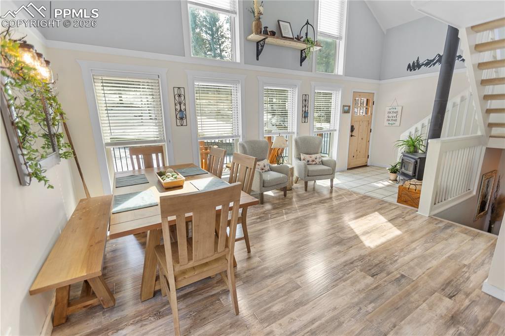 Image 5 of 29: Main level living