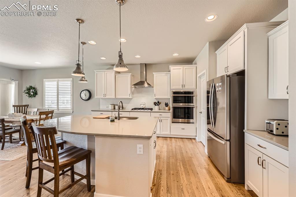 Image 9 of 27: Kitchen