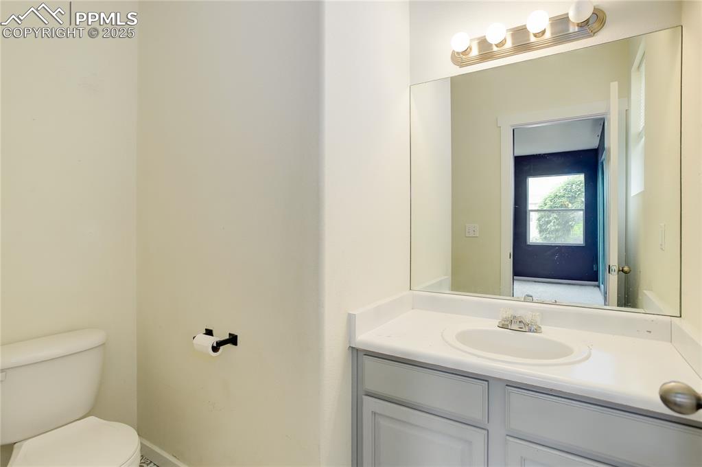 Image 17 of 30: Bathroom