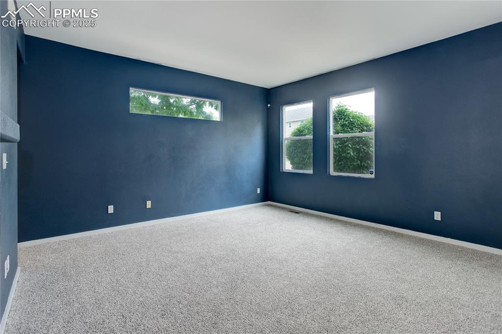 Image 6 of 30: Living Room