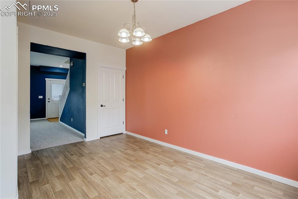 Image 9 of 30: Dining Area