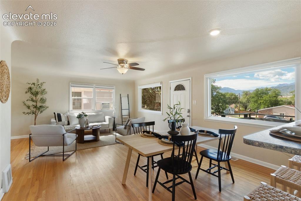 Image 12 of 47: Dining Area