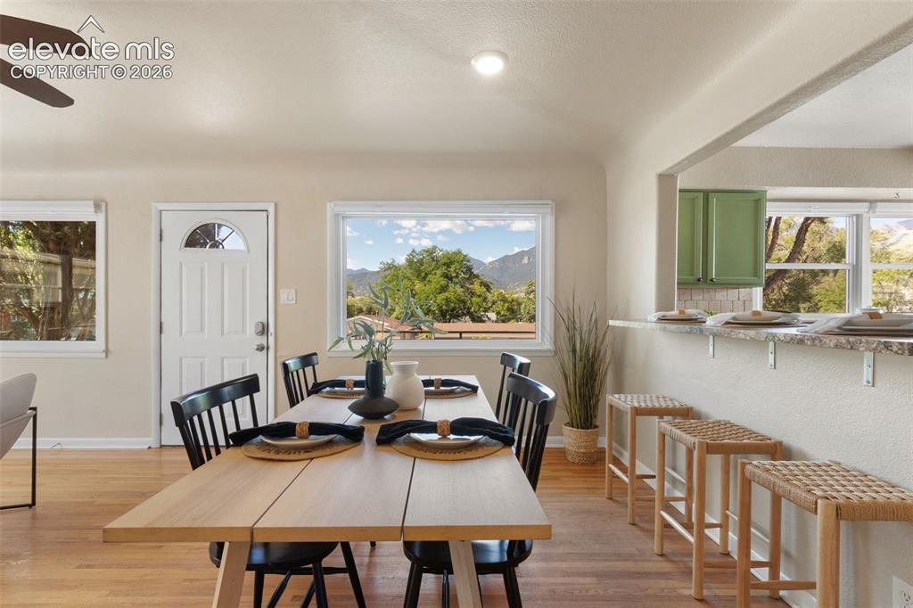 Image 13 of 47: Dining Area