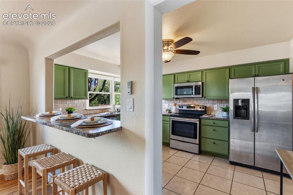 Image 9 of 47: Kitchen