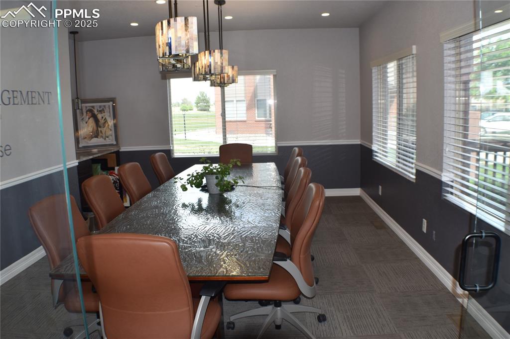Image 8 of 10: Conference Room