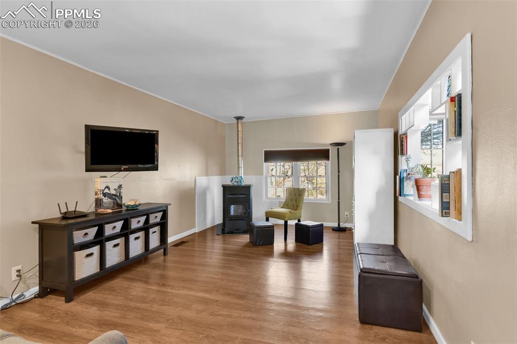 Image 22 of 48: Sitting Room