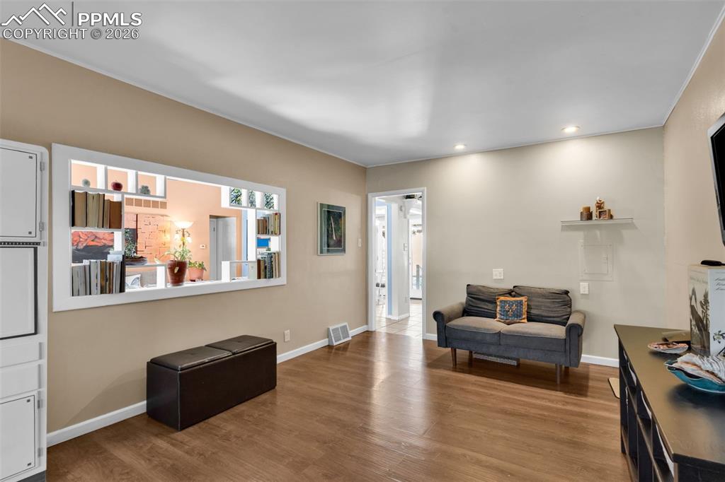 Image 24 of 48: Sitting Room