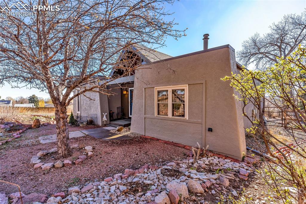 Image 5 of 48: Side of Structure