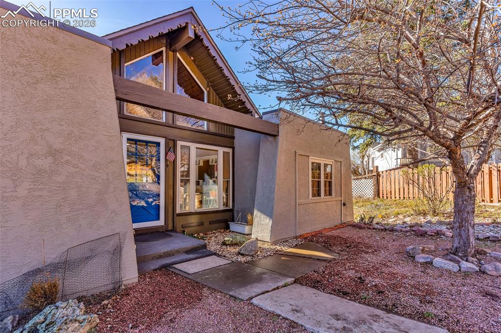 Image 6 of 48: Entry