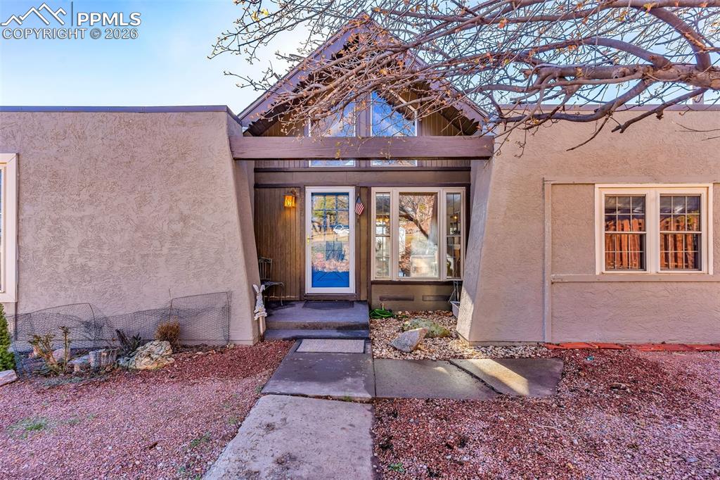 Image 7 of 48: Entry