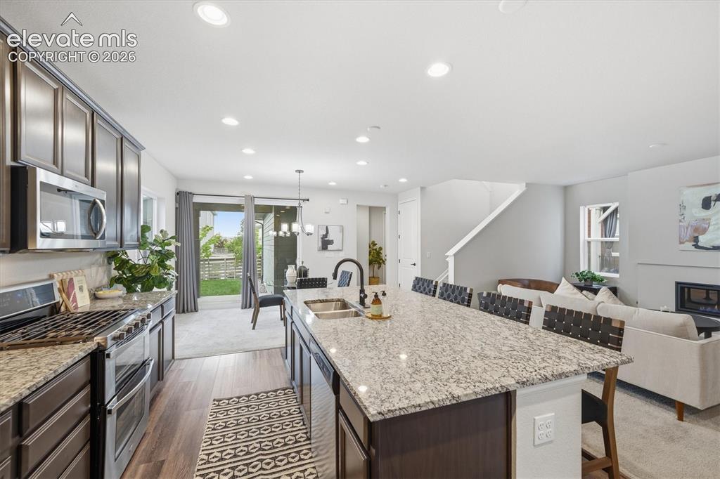 Image 8 of 50: Kitchen