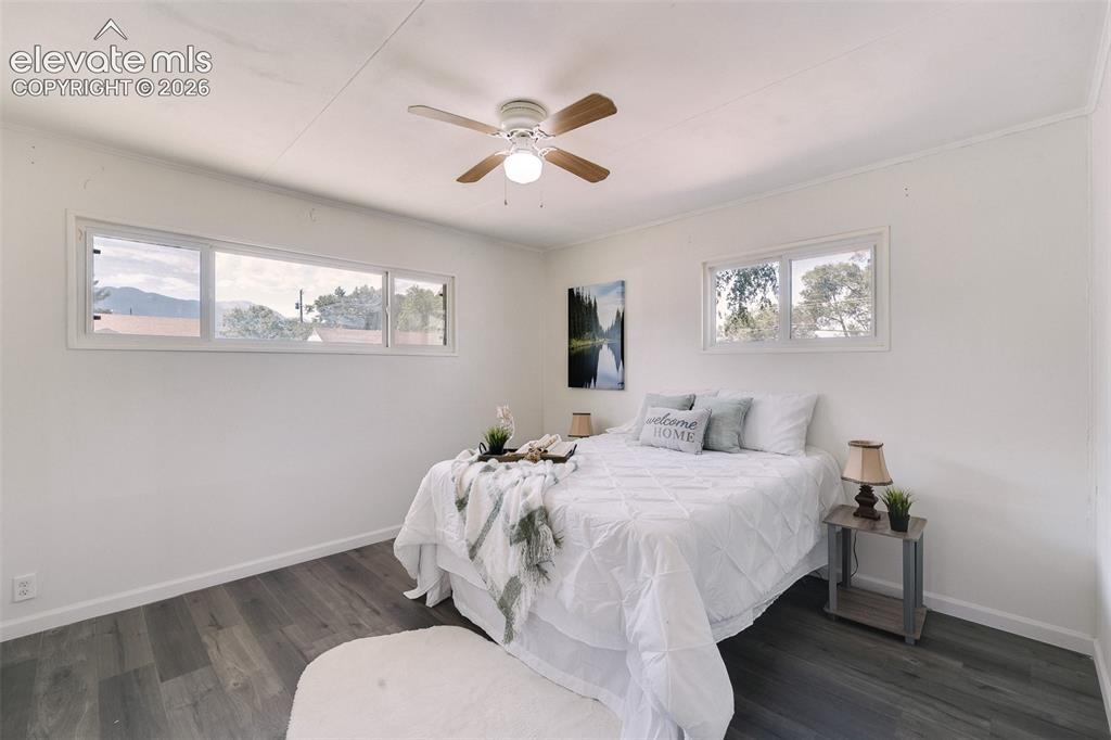 Image 11 of 29: Bedroom