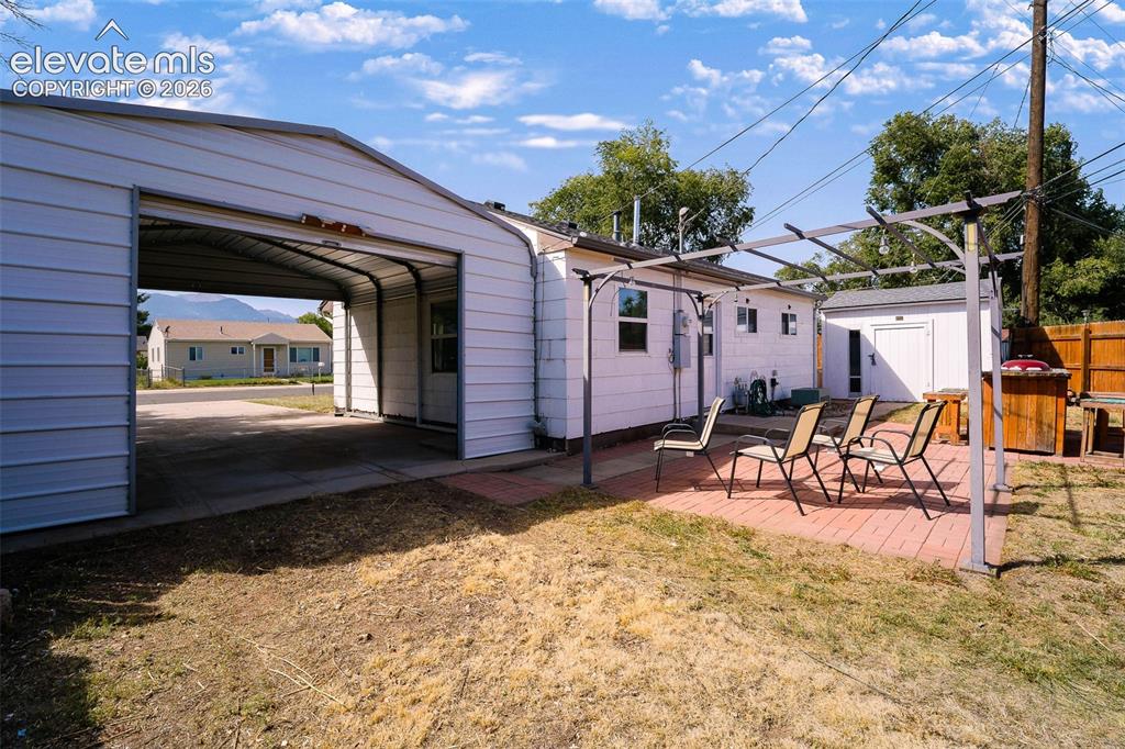 Image 19 of 29: Back of Structure