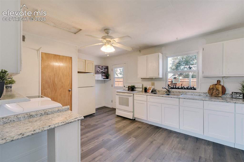 Image 6 of 29: Kitchen