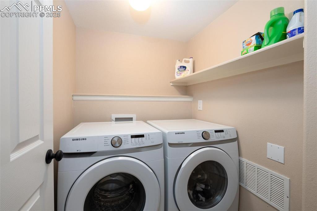 Image 12 of 33: Laundry