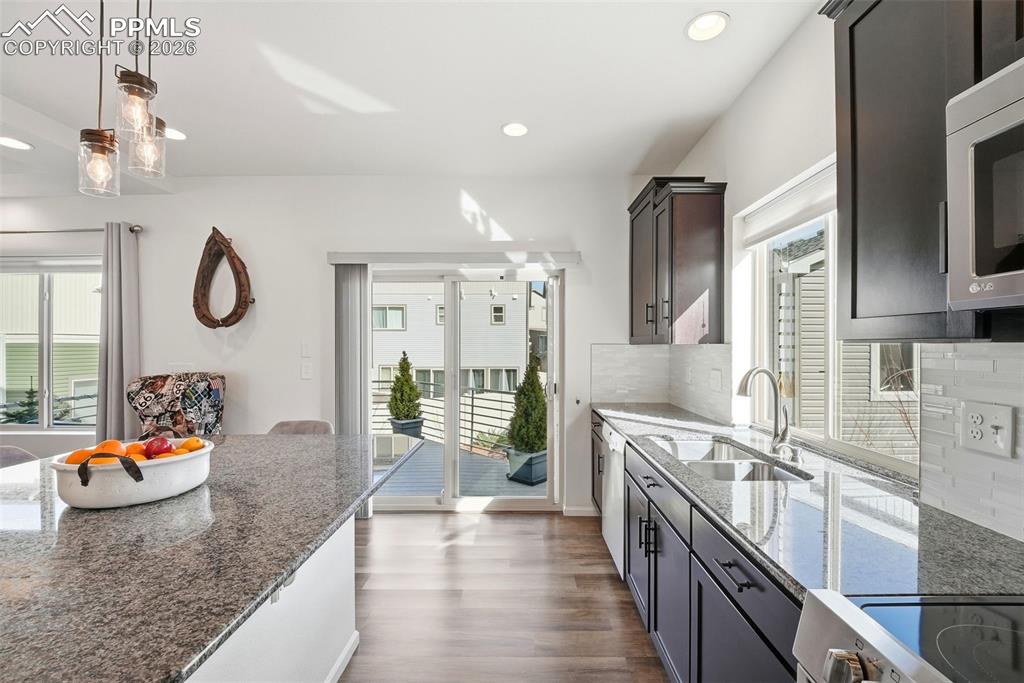 Image 10 of 48: Kitchen