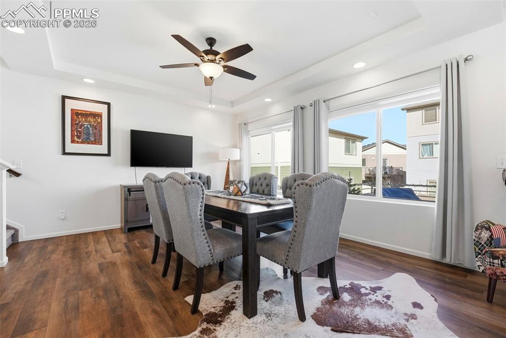 Image 11 of 48: Dining Area