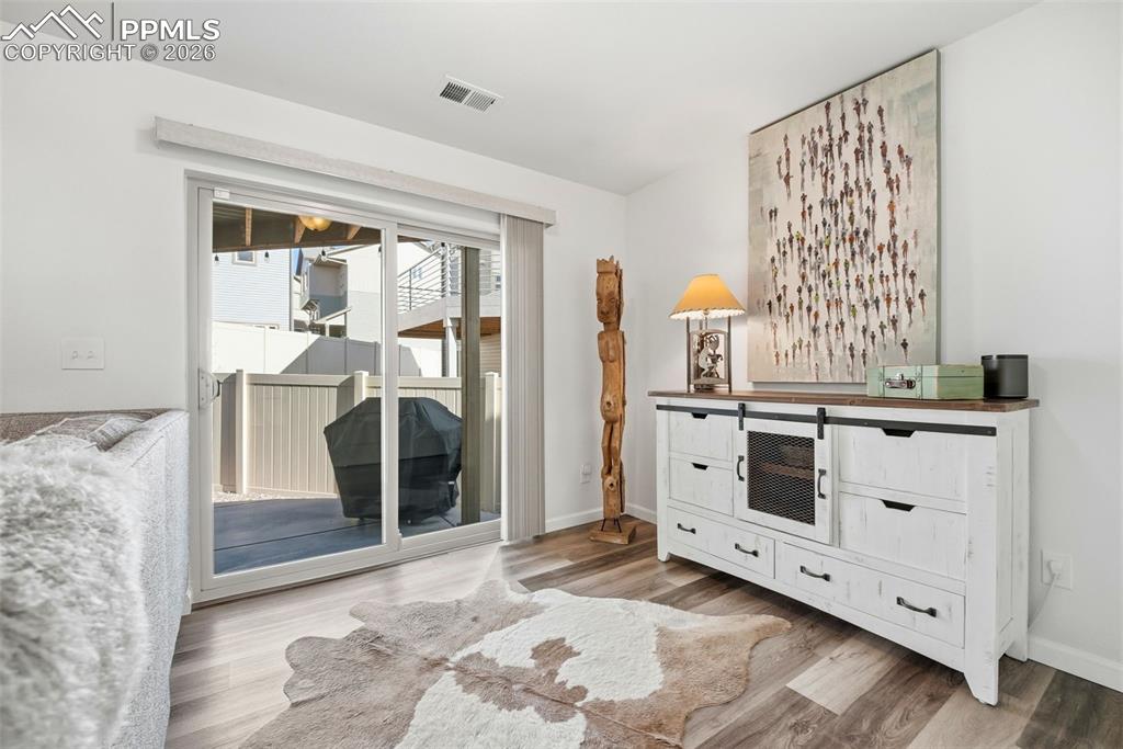 Image 19 of 48: Sitting Room