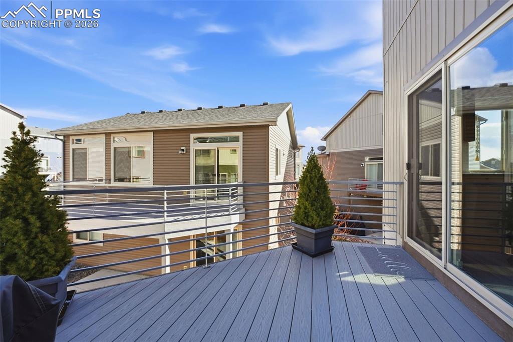 Image 34 of 48: Deck