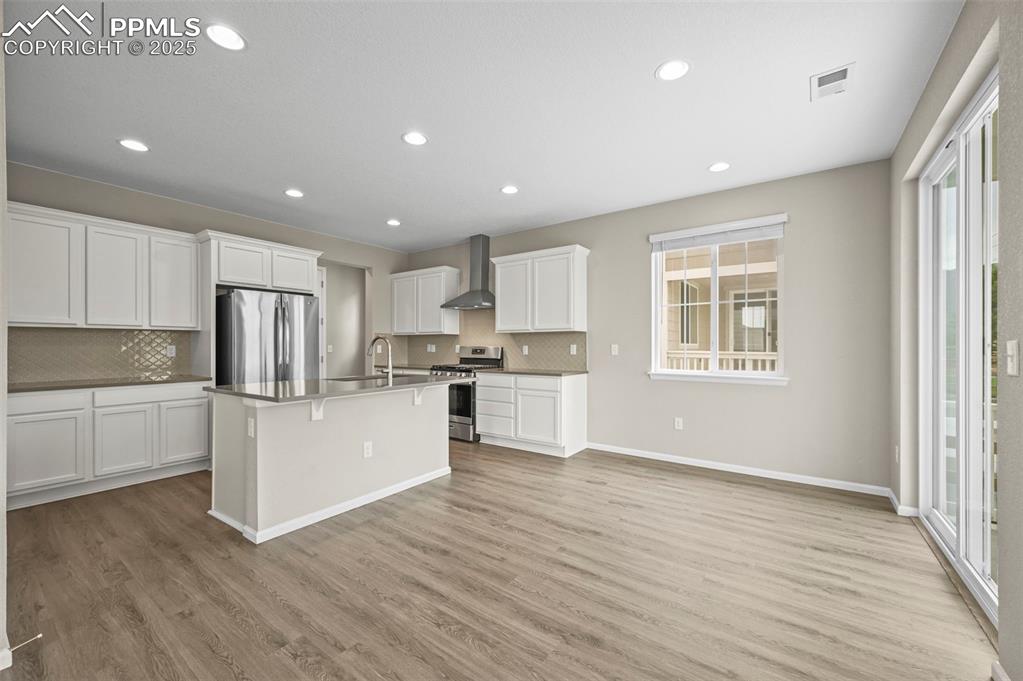 Image 12 of 47: Kitchen