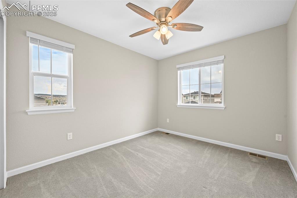 Image 32 of 47: Bedroom