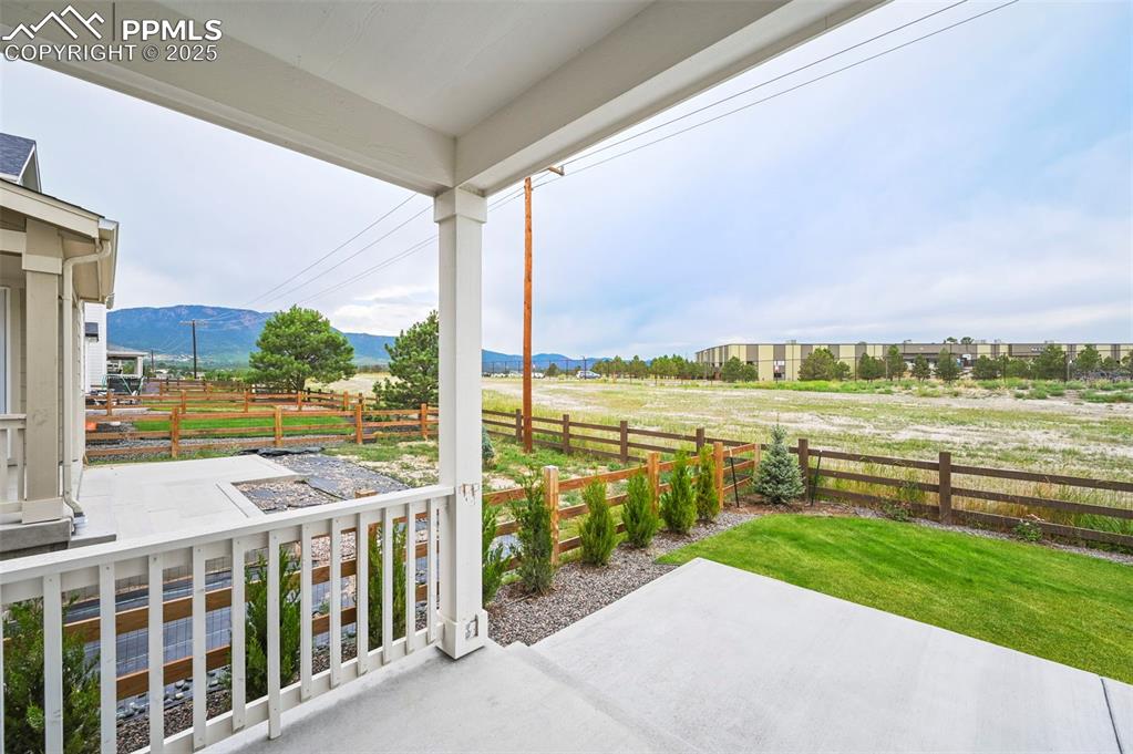 Image 40 of 47: Patio