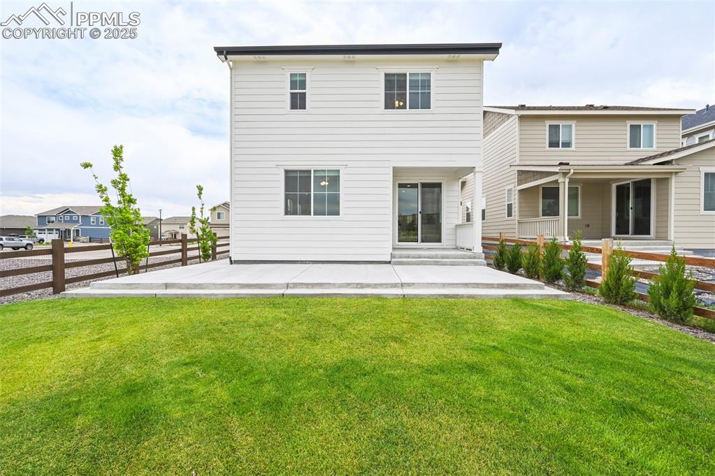 Image 43 of 47: Back of Structure