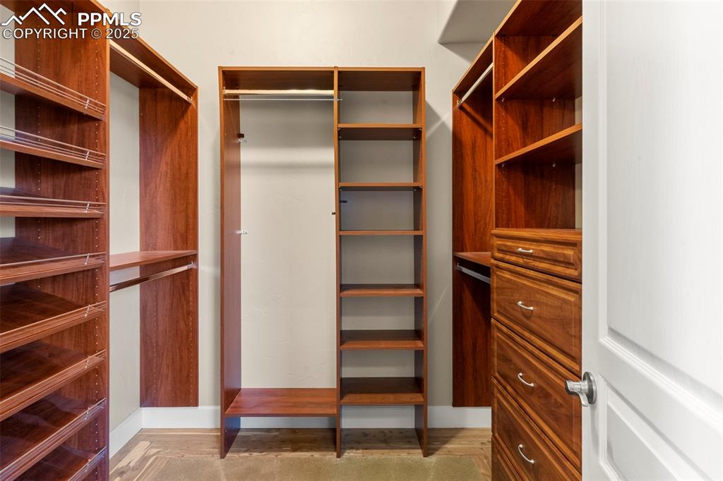 Image 23 of 46: Closet