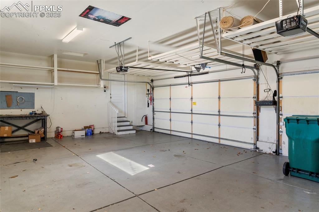 Image 36 of 46: Garage