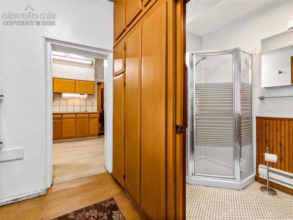 Image 12 of 49: Bathroom