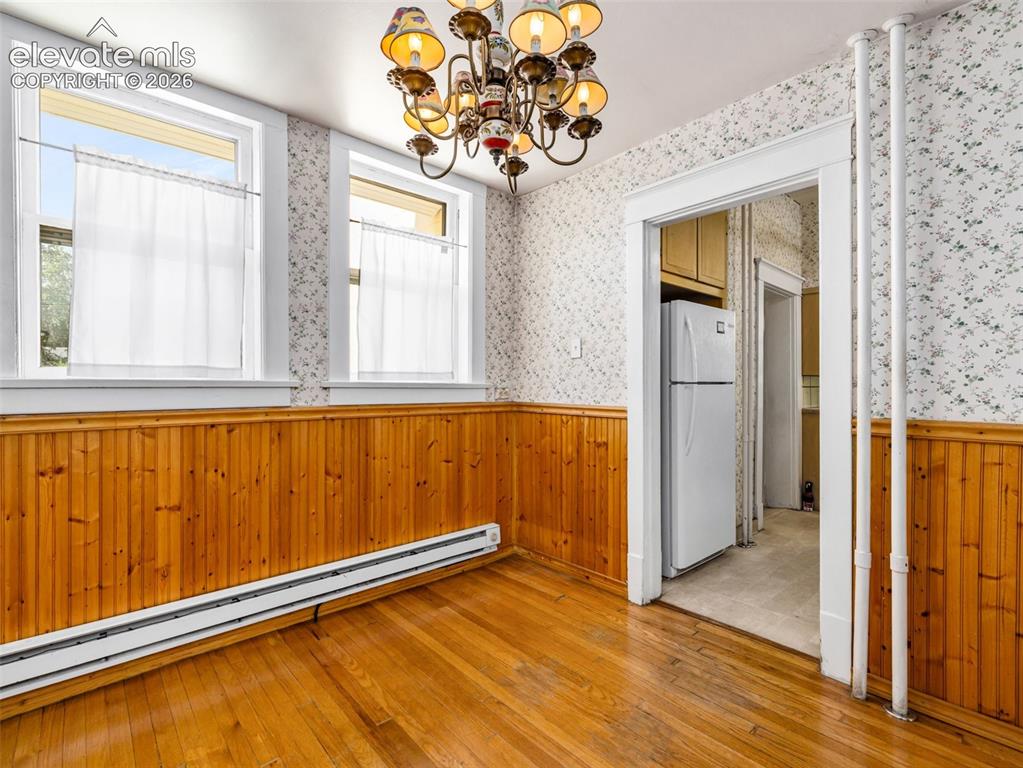 Image 14 of 49: Breakfast nook off kitchen