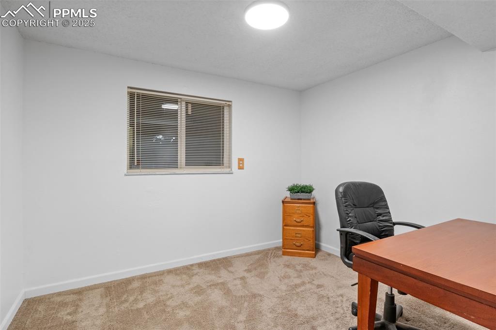 Image 20 of 28: Bdrm #4