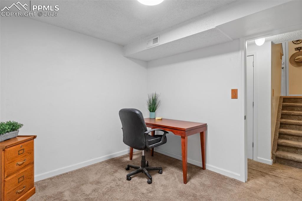 Image 21 of 28: Bdrm #4