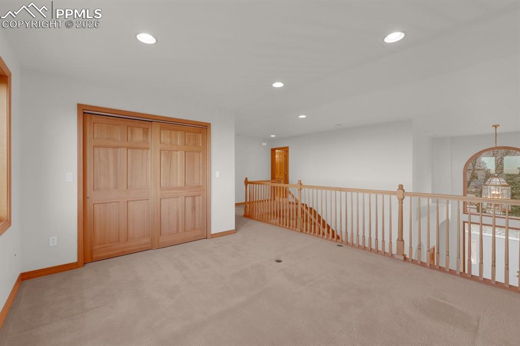 Image 26 of 48: 15x13 loft with large closet