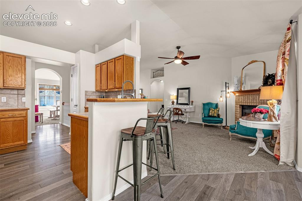 Image 18 of 47: Kitchen