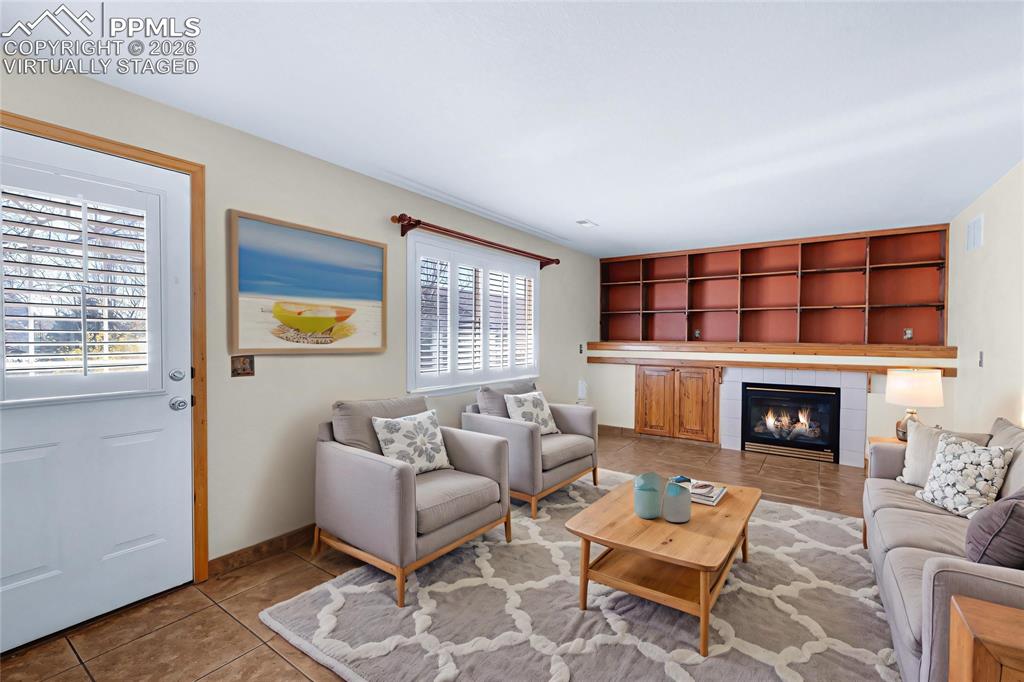 Image 12 of 50: Virtually Staged