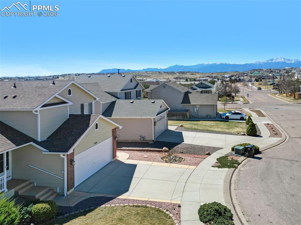 Image 45 of 50: Mountain View From Cul De Sac