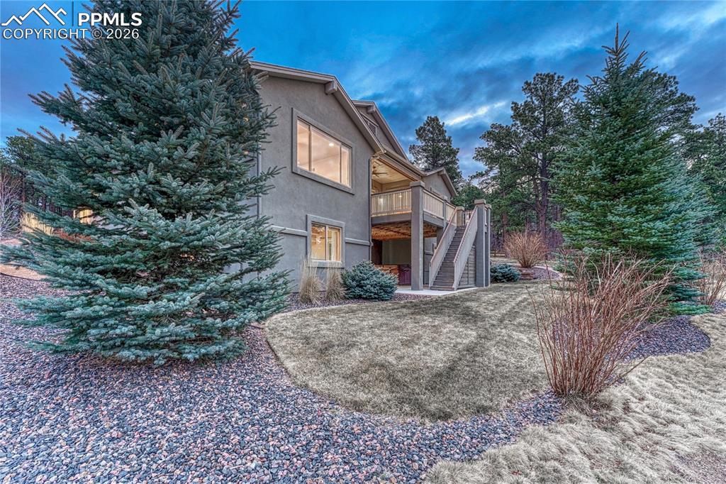 Image 46 of 50: Yard