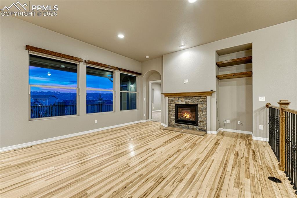 Image 6 of 50: Great Room