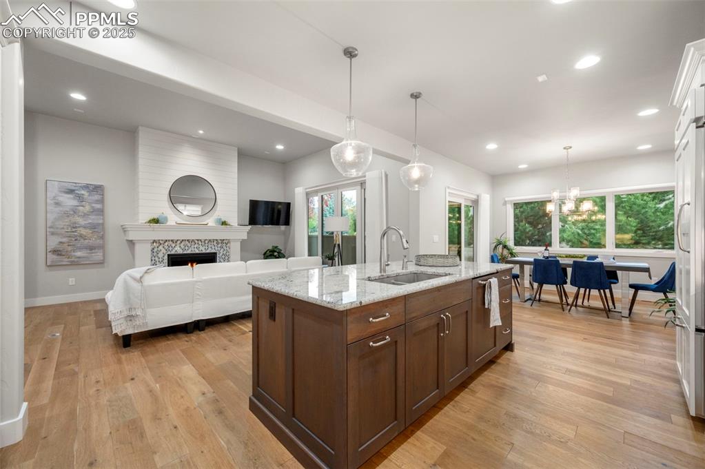 Image 12 of 50: Kitchen