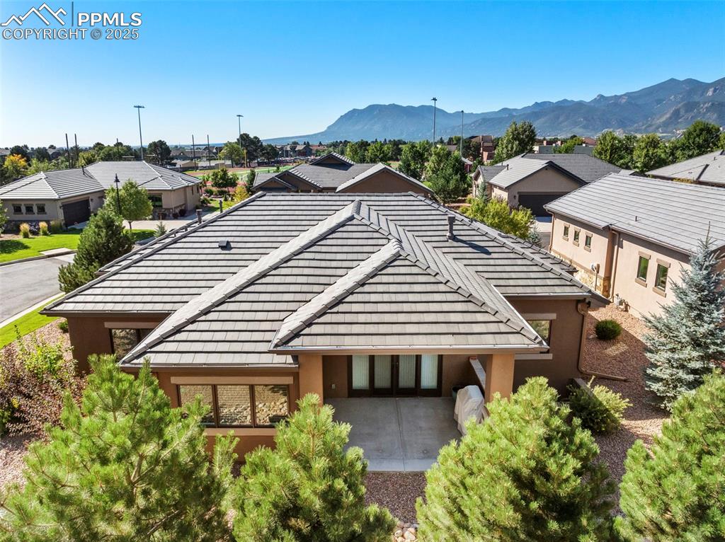 Image 38 of 50: Back of Structure