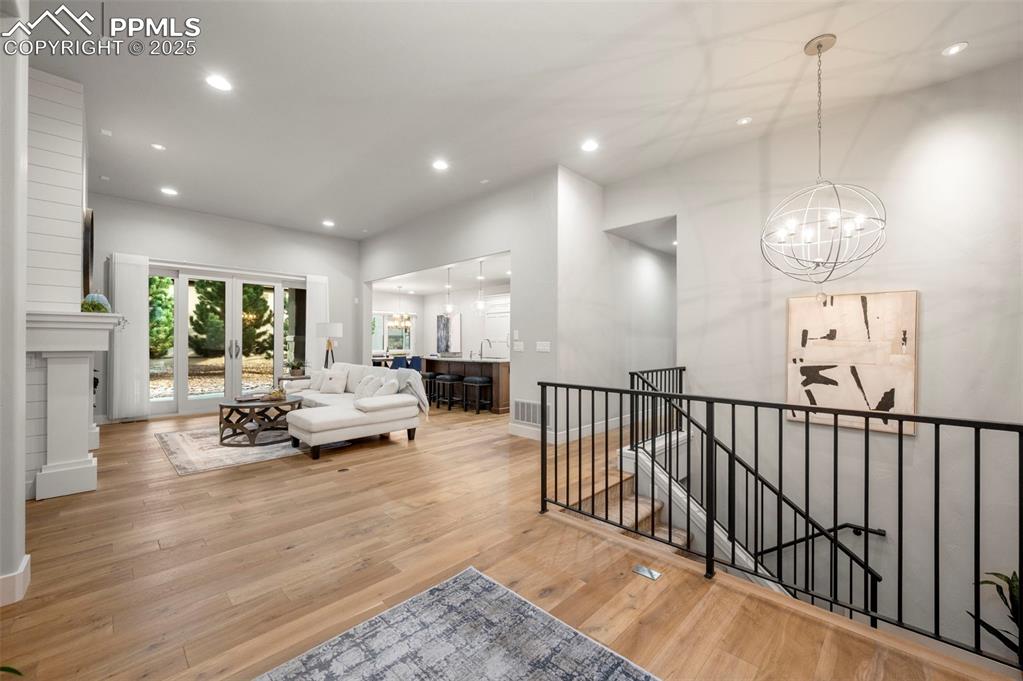 Image 4 of 50: Living Room