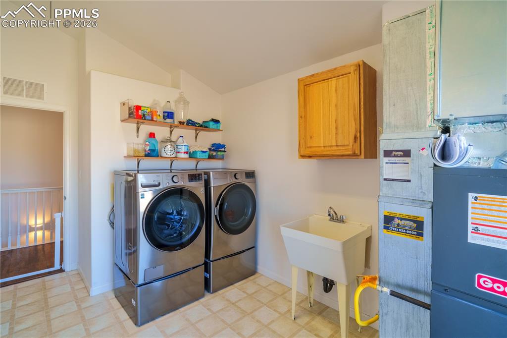 Image 16 of 42: Laundry