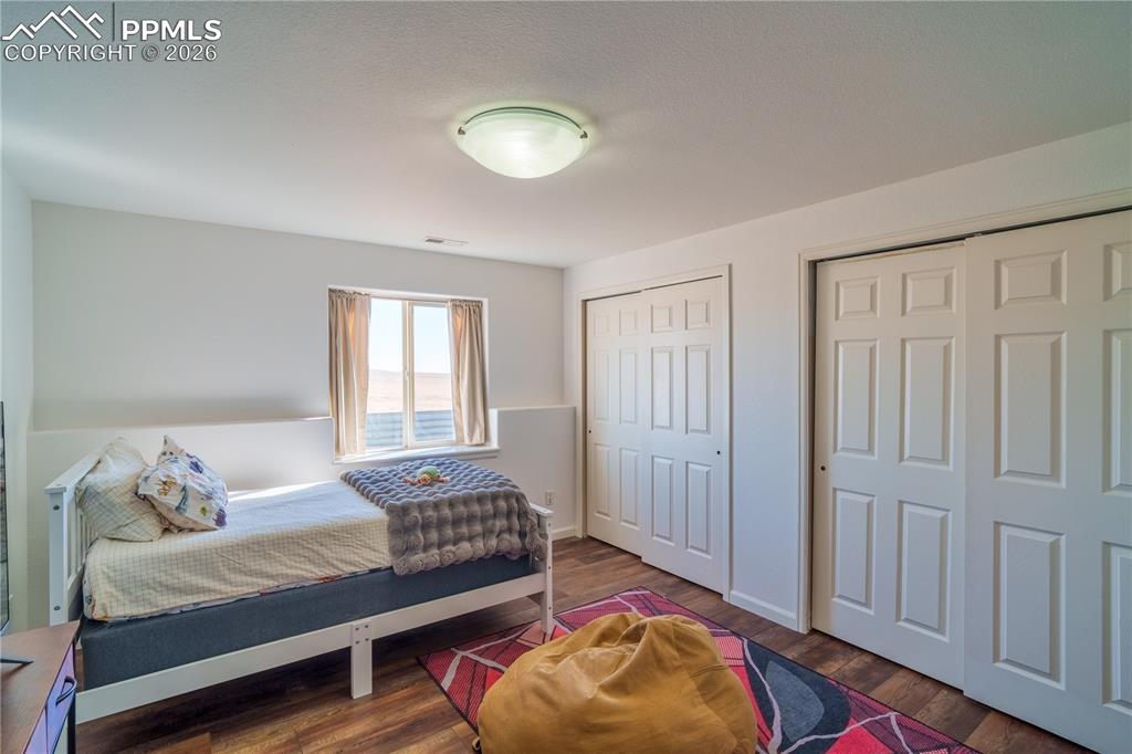 Image 28 of 42: Bedroom