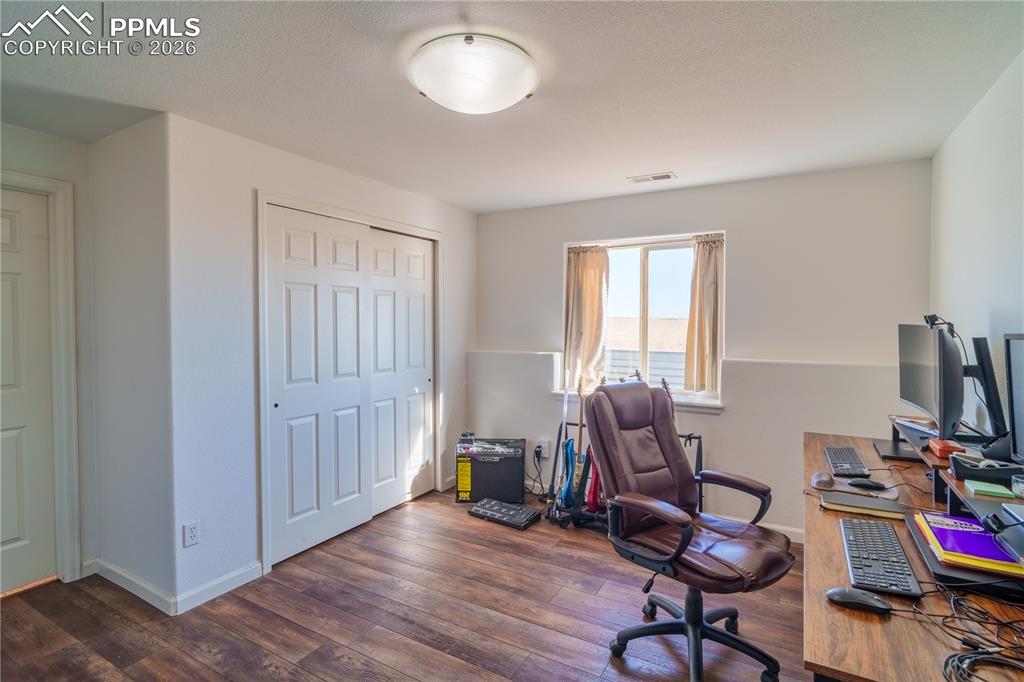 Image 30 of 42: Office