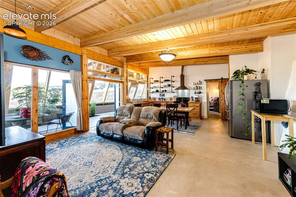 Image 10 of 50: Living Room