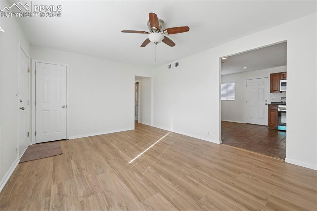 Image 7 of 21: Living Room