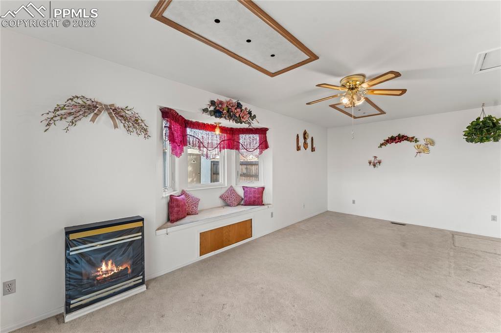 Image 10 of 19: Living Room