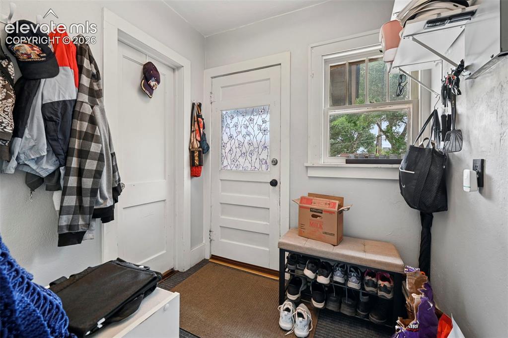 Image 16 of 28: Mud Room