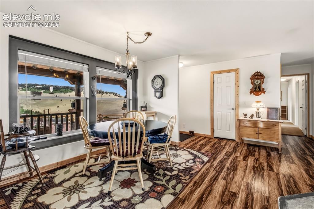 Image 8 of 43: Dining Area